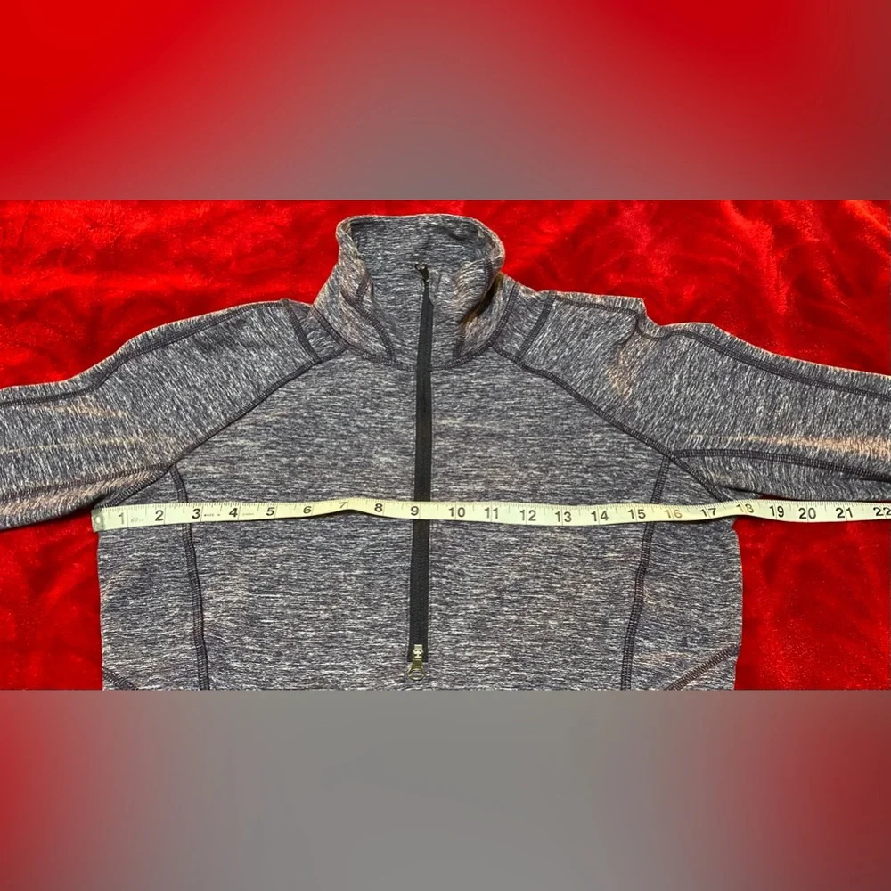 Lululemon SZ 6 quarter zip long sleeved shirt with thumb holes Awesome Condition - Picture 3 of 17